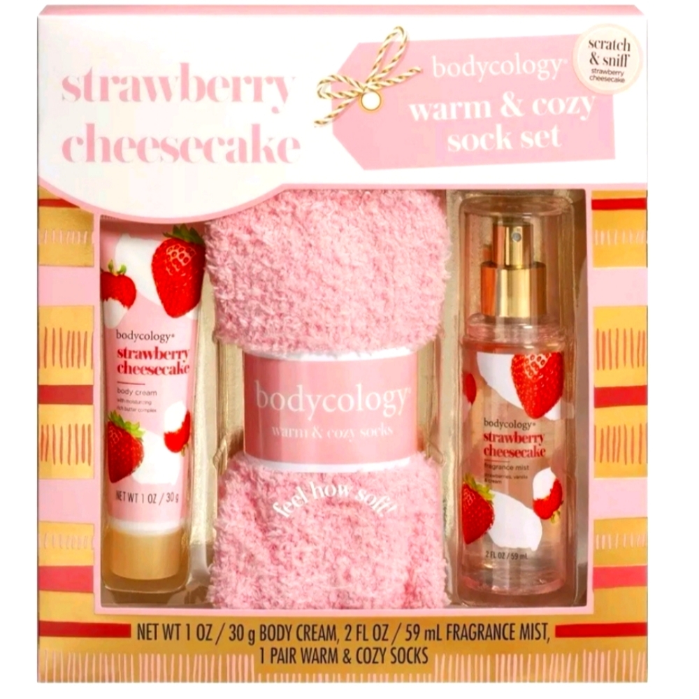 Bodycology Strawberry Cheesecake Warm and Cozy Sock Set